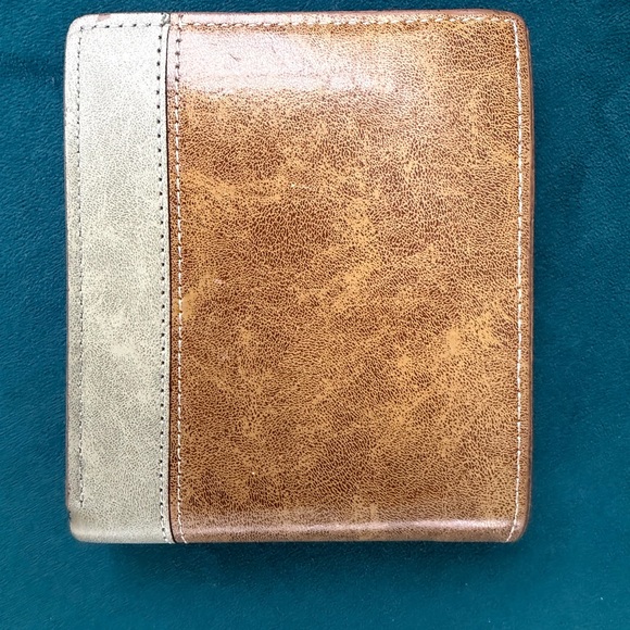 Attack on Titan Anime Bifold Wallet - Picture 3 of 7